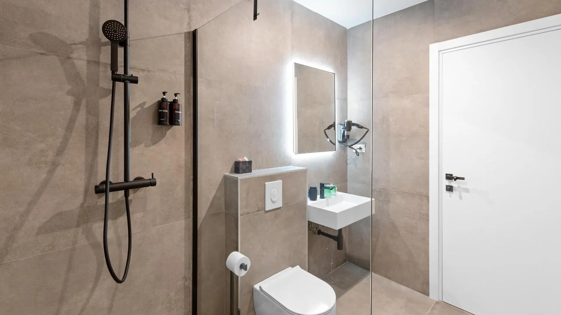 בוזט Konoba Most Rooms לינה וארוחת בוקר